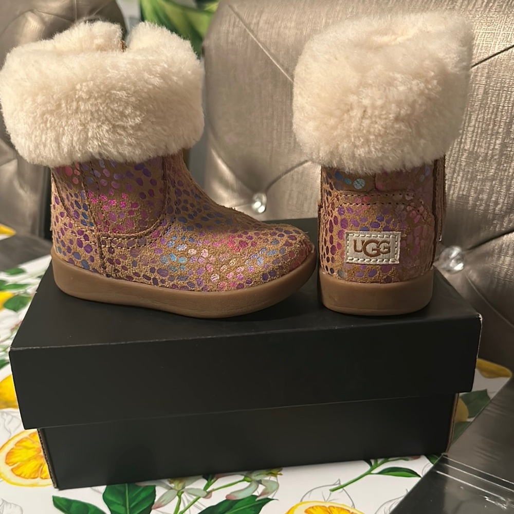 UGG Kids Brown Shearling Cuff Boots with Iridescent Pink & Blue Dots
